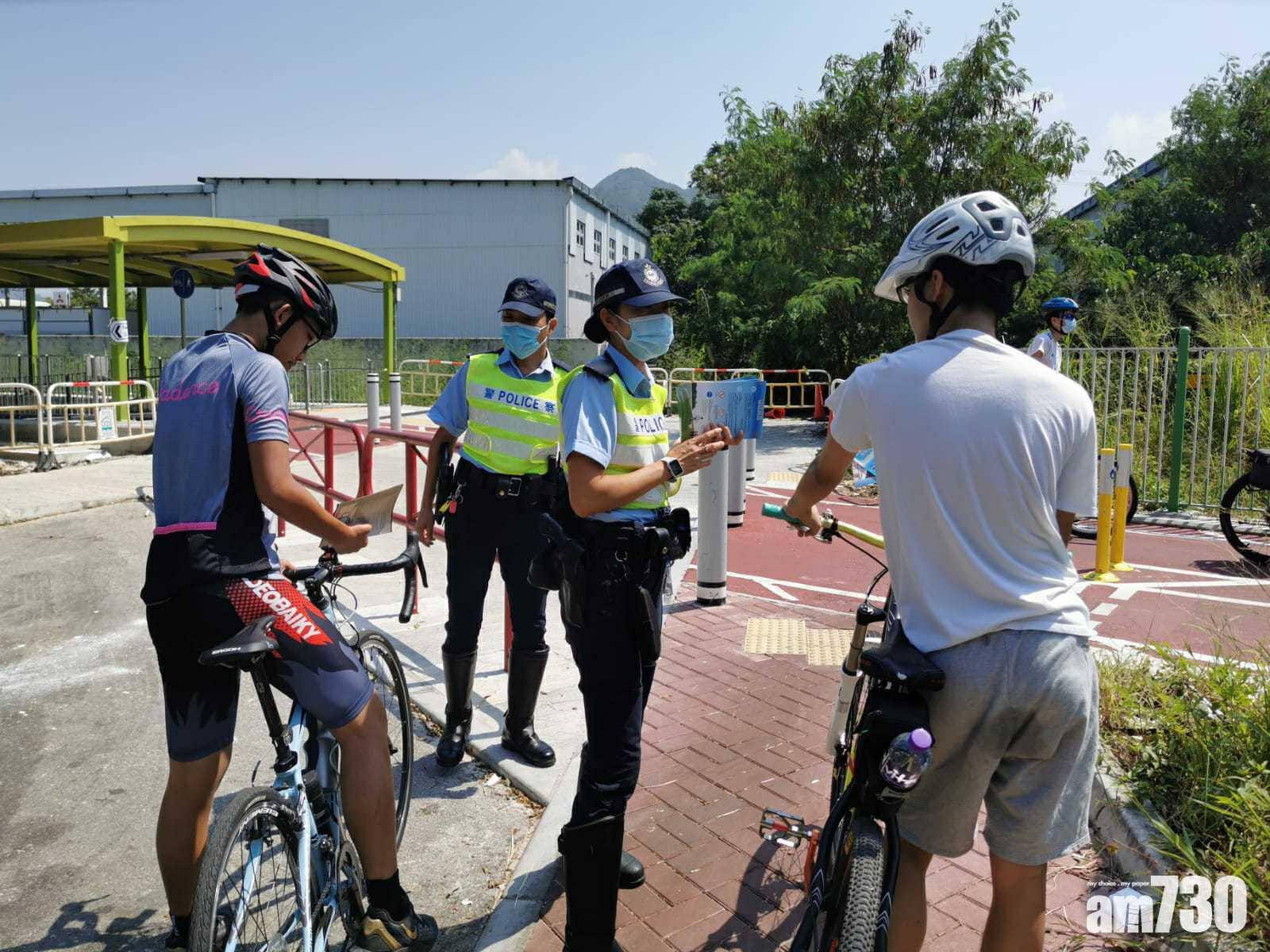 警方提醒騎單車人士應遵守交通法例及單車安全規則。(警方fb圖片)