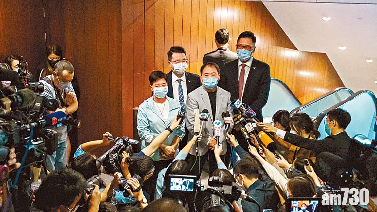 胡志偉指中央及港府破壞一國兩制。(莊振邦攝)