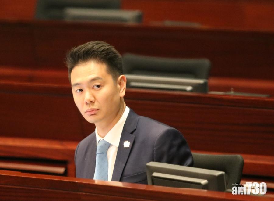 周浩鼎指有人在司法機構張貼有關政治標語做法卑劣。(資料圖片)