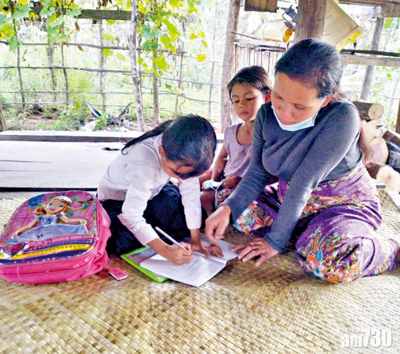 麗加媽媽花盡心機教導女兒,希望女兒可以讀書改寫生命。