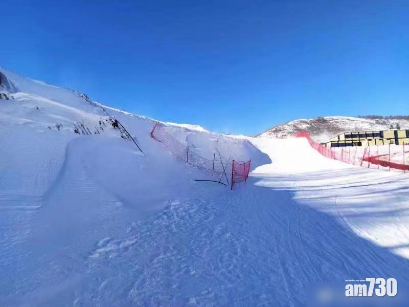 滑雪場事後在電線前加設圍網。(互聯網)
