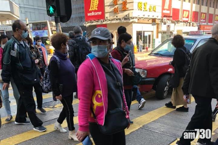 當時「綠公仔」大批行人正在過路。(網民「Sybil Chshku」@FB群組「深水埗街坊會」)