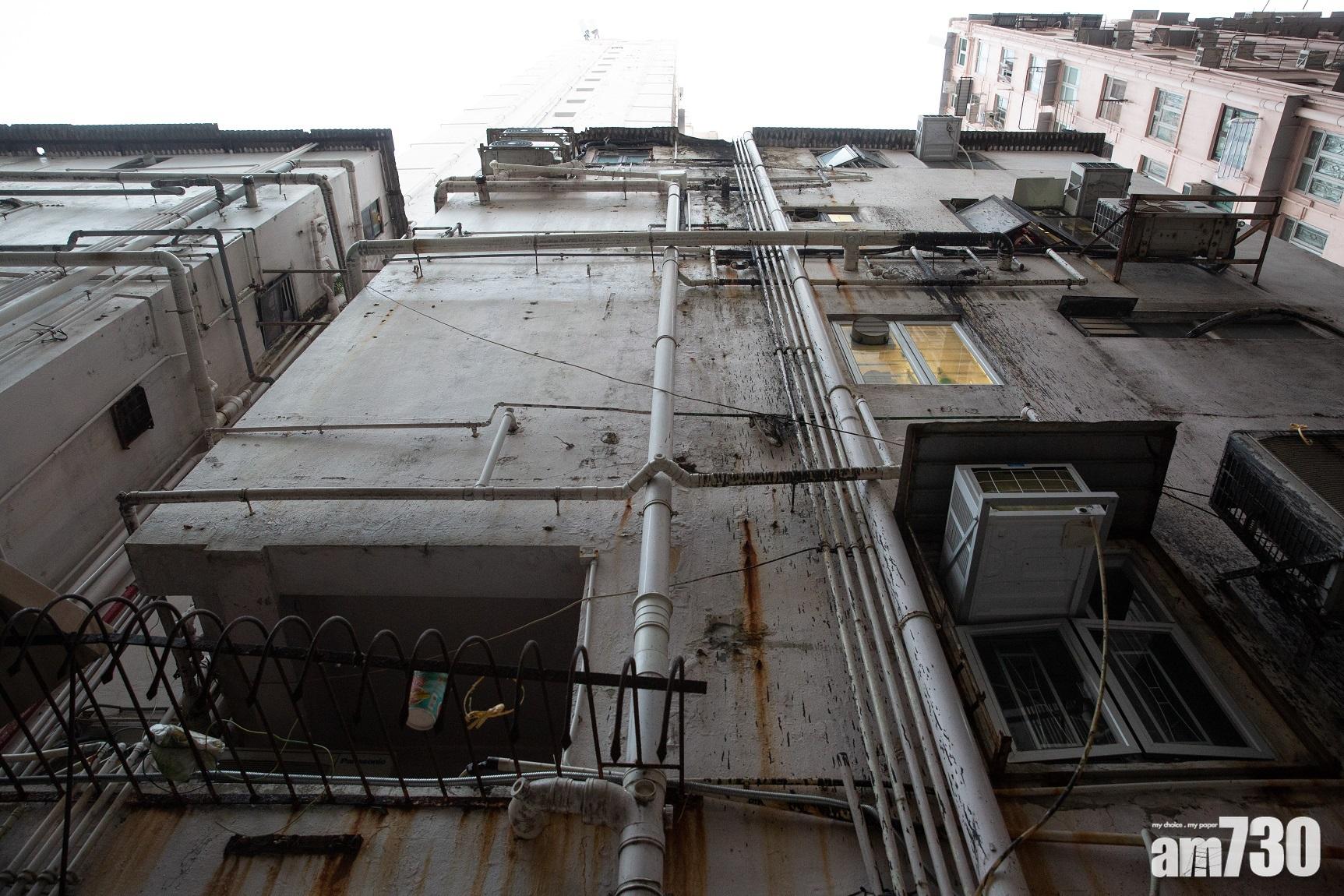 油麻地指定區域近日多座大廈錄得確診個案;圖為常安大廈。(蘇文傑攝)