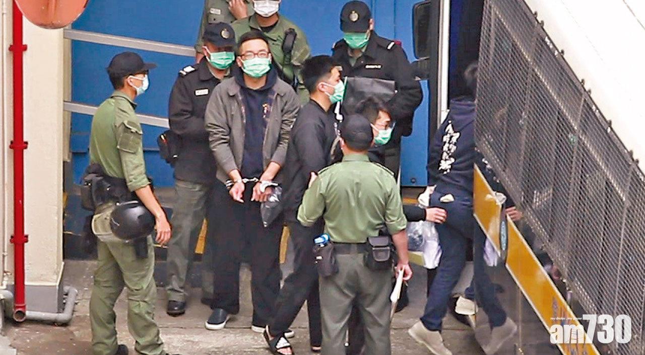楊岳橋在庭上自辯時一度哽咽。