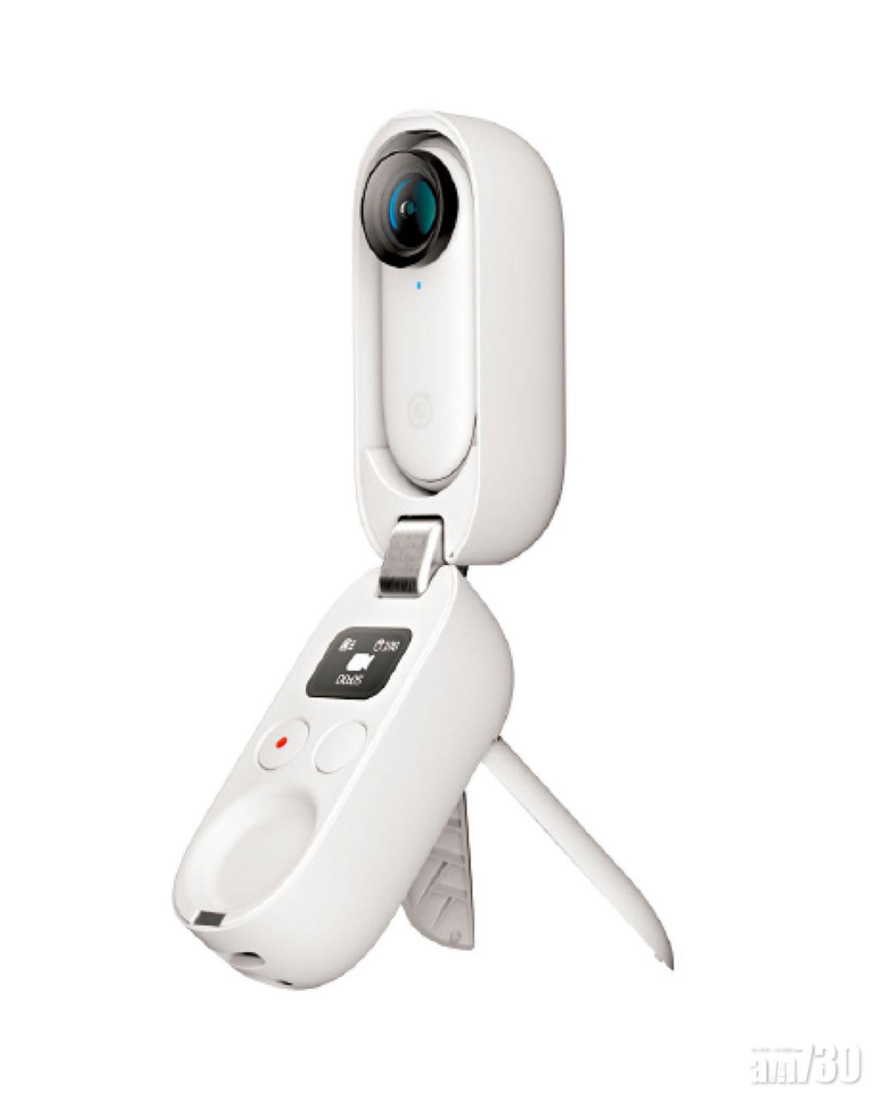 充電盒具備遙控、三腳架及手持自拍功能。
