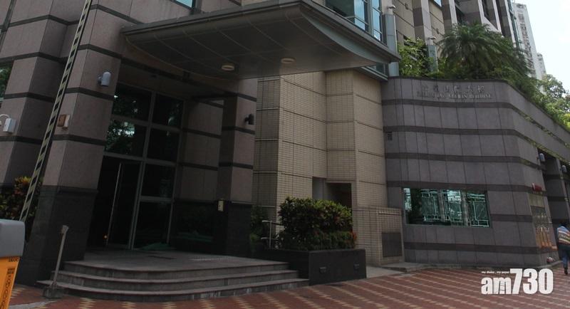 一名前區議員及一名議員助理去年在大埔區參與悼念科大男生周梓樂的活動中被捕,他們今日在粉嶺法院認罪,判囚3個月及罰款1,500元。(資料圖片)