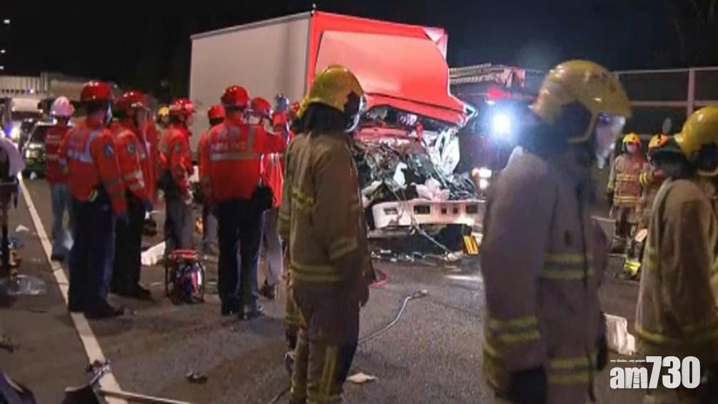 元朗公路兩車相撞,貨車司機重傷死亡。(網上片段截圖)