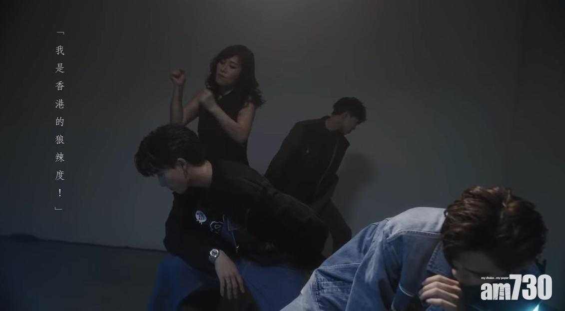 七師傅將閃電七連鞭融入舞蹈當中。