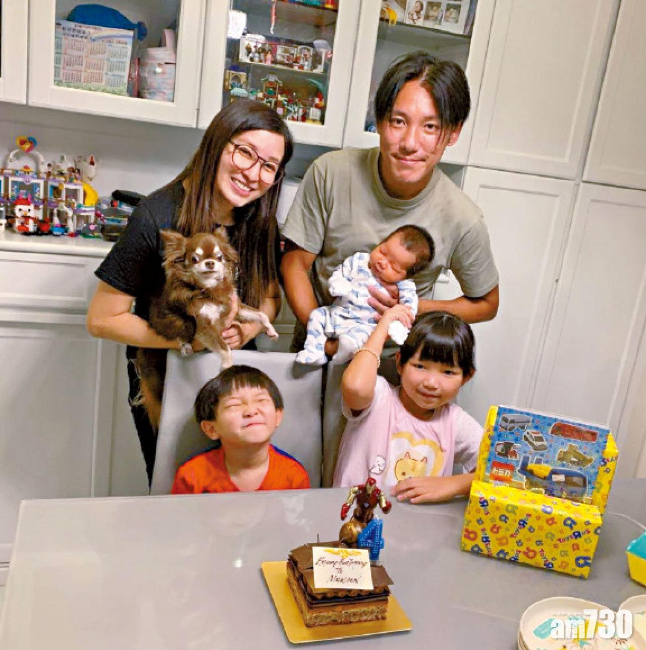 張頴康一家五口,為上月生日的兒子「小花生」慶祝。