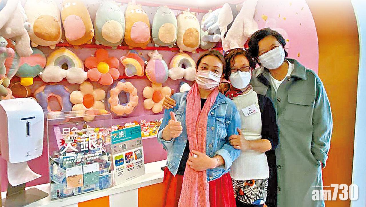 (左起)小惠、Eva和陳曉蕾。