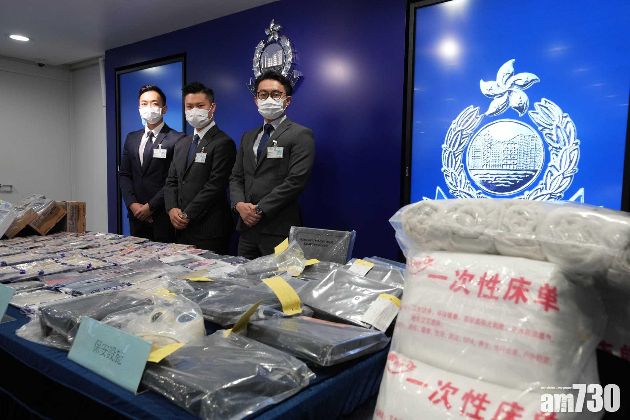 警方搗破25間位於灣仔和銅鑼灣、喬裝為按摩院的樓上賣淫場所,拘捕101人。(陳奕釗攝)