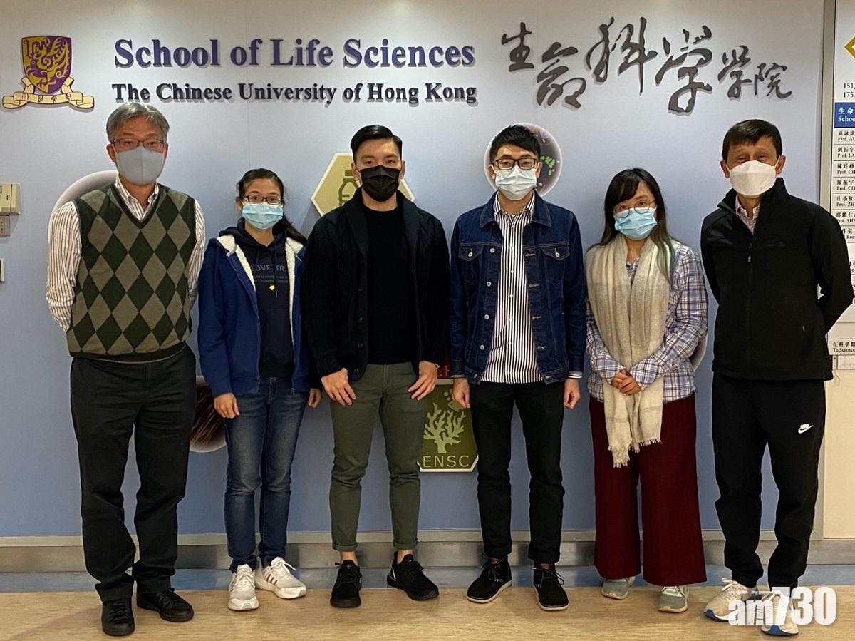 (左起)黃錦波,博士生黃曉欣、曹習恩、盧曉楓、雷舒雅,以及姜里文。