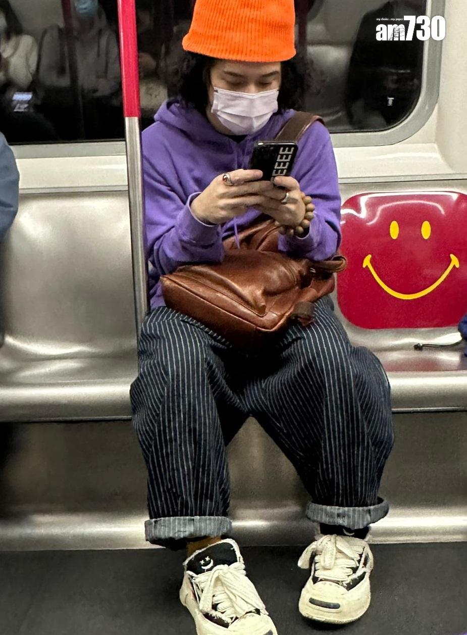 曾比特昨日以一身浮誇打扮乘搭港鐵,但卻被指沒被其他乘客認出。
