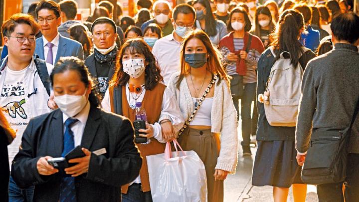 撤令一周 全新口罩棄街頭 市民存貨求出路 環保署籲保留